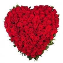 100 Heart Shaped Red Roses